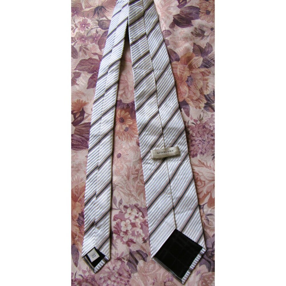Burberry London 100% Silk Tie Necktie White /light gold, striped made in Italy